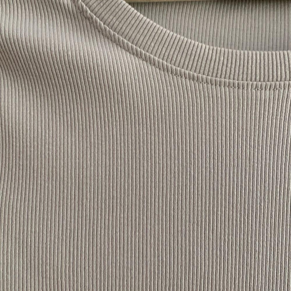 Zara Ribbed Tee - Picture 3 of 5